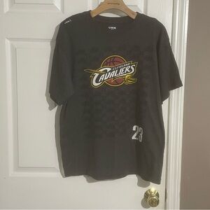 UNK NBA Cleveland Cavaliers T-Shirt Mens Large LeBron James 23 Gray Short Sleeve